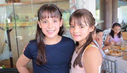  Valentina y Emma.