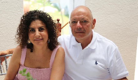 Roxana Gómez y Bernardo Meade.
