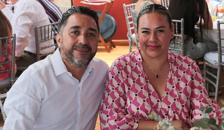  Carlos y Roxana.