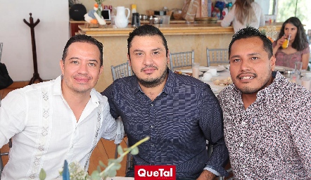  Daniel Acebedo, Diego Escobedo y Jair.