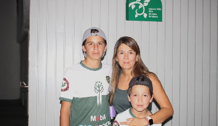  Hugo, Marifer y Diego Vidal.