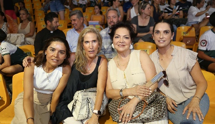  Lorena Torres, Claudia Quiroz, Maricel de Gutiérrez y Maricel Gutiérrez.