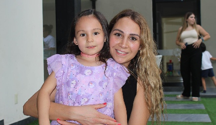  Evelyn e Isabella Payán.
