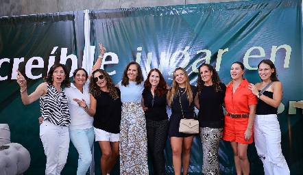  Roxana, Paty Cantú, Paty Gonzalez, Adriana, Paty Lara, Alexia Mendoza, Vivian a la Torre, Silvia Garza, Celia Cruz y Maricela Pérez.