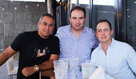  Carlos Barragán, Carlos Fernández y Carlos Artolózaga.