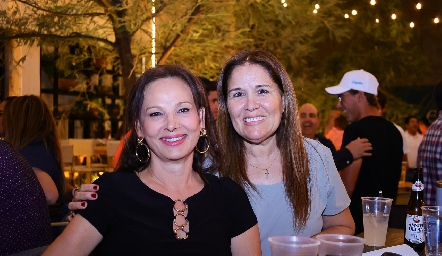  Graciela Valdez y Cristi Cano.