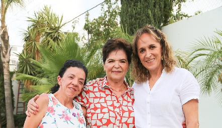  Ale Labastida, Pilar Labastida y Clara Perogordo.