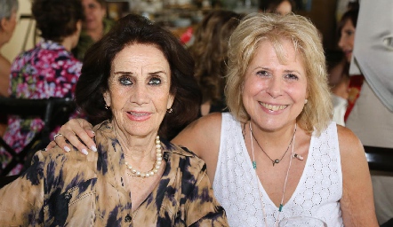  Norma Allende y Pilar Romero.