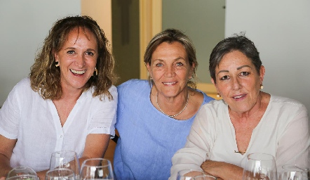  Clara Perogordo, Lucía Gárate y Eugenia Zorrilla.