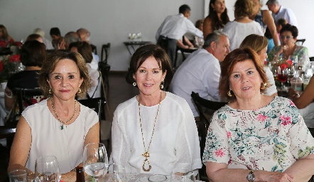  Yolanda López Bravo, Adriana y Leticia Valdés.