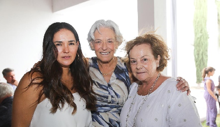  Ana Paula Valdés, Victoria Labastida y Patricia .
