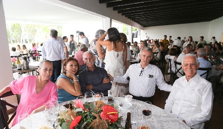  Marcela Suárez, Pilar Castro, Alejandro Zapata, Manolo Zapata y Jaime Allende.