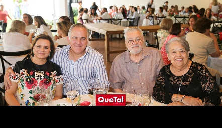  Elena y Carlos Martínez, Enrique López y Marcela Cabezut .