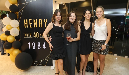  Montse, Daniela, Cecilia y Azul.