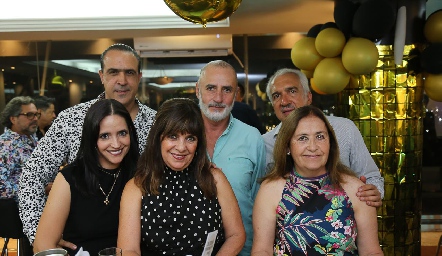  Claudio Valle, Maritza Villalba, Martha Villalba, Ricky Villalba, Horacio González y María Antonia de González.
