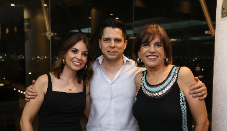  Montse Gallegos, Enrique García y Lucía Garza.