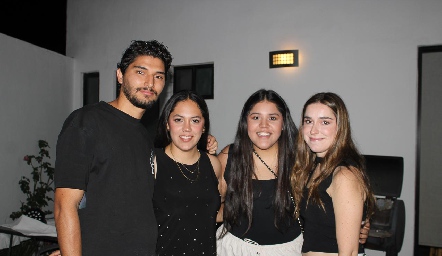  Luis Pablo Zacarías, Arantza Torres, Ana Torres y Montse Humara.