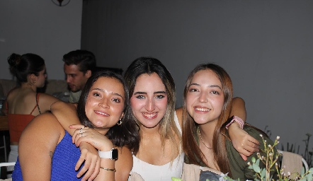 Lizbeth, Valeria y Cristal.