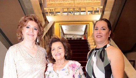  María Elena Abud, Graciela Flores y Leticia Villasuso.