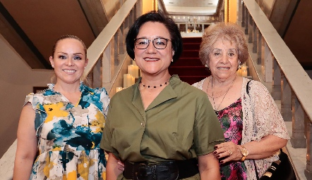  Angélica Arriaga, Liliana Sánchez y Magdalena Martínez.