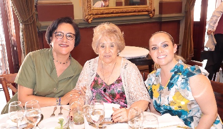  Liliana Sánchez, Magdalena Martínez y Angélica Arriaga.