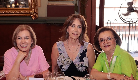  Ana Rosa, Carola Guerra y Becky Castañon.