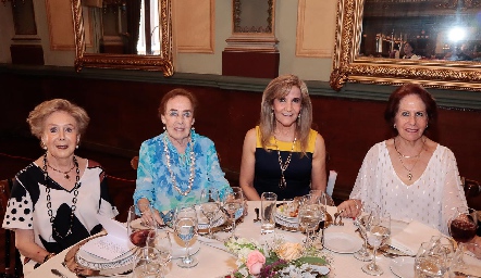  Laura Muñiz, Anna Astrid Werge, Martha Elena Díaz de León y María del Carmen Montiel.