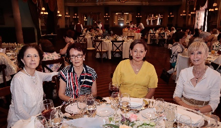  Martha Salgado, Sofía Martínez, Coco Méndez y Guadalupe Herrán.