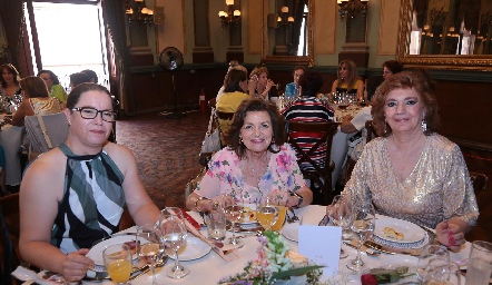  Leticia Villasuso, Graciela Flores y María Elena Abud.