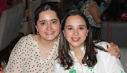 Caro Motilla y Bárbara Mejía.