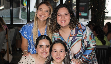 Sabrina Dávalos, Sofia Cárdenas, Caro Motilla y Bárbara Mejía.