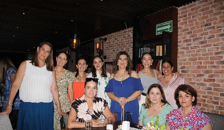 Mónica Leiva, Vero Marti, Marcela Valle, Bárbara Mejía, Kinkis Galán, Analú Chevaile, Dalel Kasis, Carmela García, Claudia Carrillo e Isabel Guzmán.