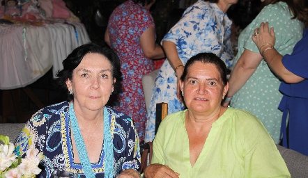 Ana Luisa Mejía y María Concepción Garza Stahl.