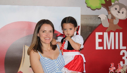  Emilia Toranzo y Adri Medina.