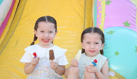  Carola y Juliana.