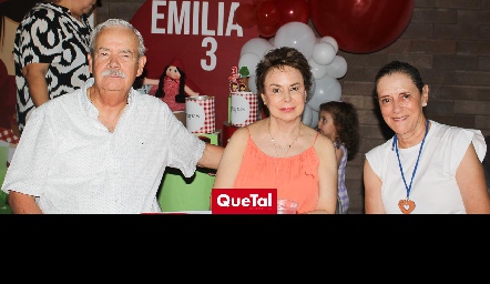  Juan José Toranzo, Lourdes López de Toranzo y Margarita Acebo.