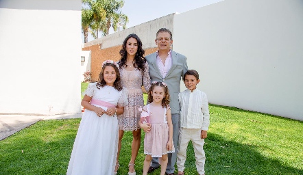  Emilia Feres, Irasema Abud, Camila Feres, Juan Carlos y Juan Carlos Feres.