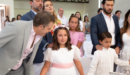  PRIMERA COMUNIÓN DE EMILIA Y JUAN CARLOS FERES.