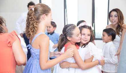  PRIMERA COMUNIÓN DE EMILIA Y JUAN CARLOS FERES.
