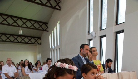  PRIMERA COMUNIÓN DE EMILIA Y JUAN CARLOS FERES.