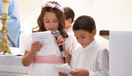  PRIMERA COMUNIÓN DE EMILIA Y JUAN CARLOS FERES.