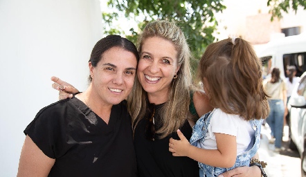  Ana Belén Leboreiro, Lili Abud y Maite Abud.