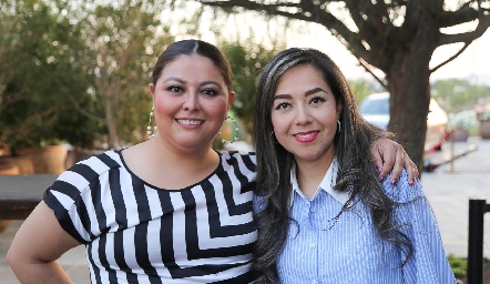  Tania Rangel y Carolina Castillo.