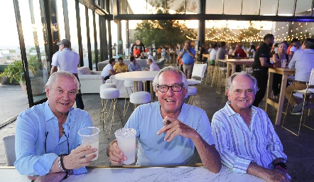  Isidro Ovejas, Lao Igartua y Eduardo Ortiz.