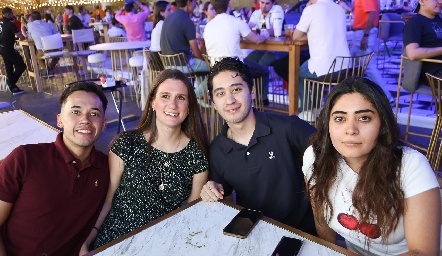  Miguel, Edith, Emiliano López y Pamela López.