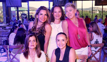  Linda Estrada, Teresa Martínez, Carla Ruiz, Maite Yamil, Margarita Padilla y Gadche Orta.