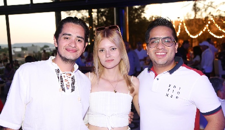  Fito Arriaga, Mara Ascanio y Axel Flores.
