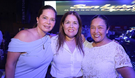  Miltala Rodríguez, Cristi Gálvez y Maru Villarreal.