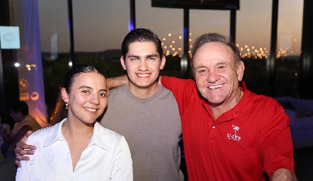  Paola Cárdenas, José Duque y Fernando Bataglea.
