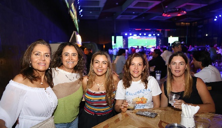  Paty González, Paty Lara, Alexia Mendoza, Ceila Cruz y Silvia Garza.